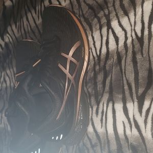 Asics sneakers size 10